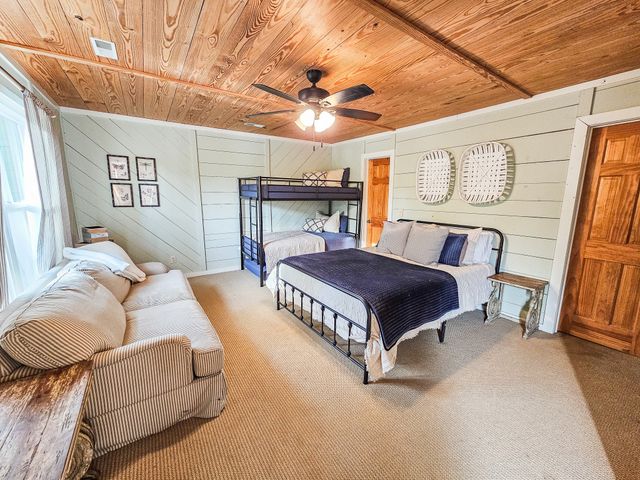128 Holly Tree Dr, Estill Springs, TN 37330