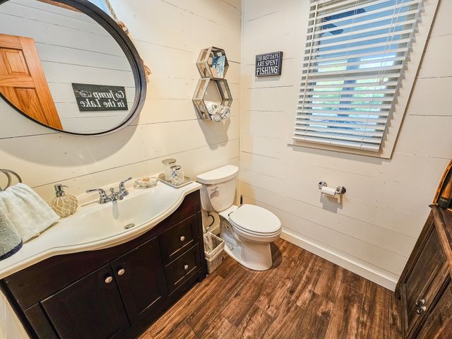 128 Holly Tree Dr, Estill Springs, TN 37330