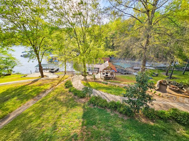 128 Holly Tree Dr, Estill Springs, TN 37330