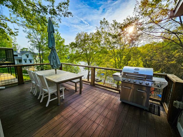 128 Holly Tree Dr, Estill Springs, TN 37330