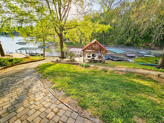 128 Holly Tree Dr, Estill Springs, TN 37330