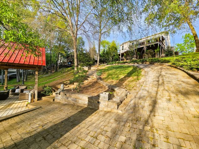 128 Holly Tree Dr, Estill Springs, TN 37330