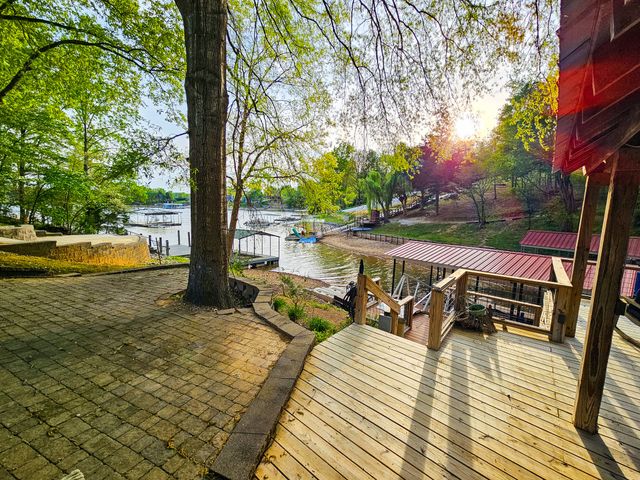 128 Holly Tree Dr, Estill Springs, TN 37330