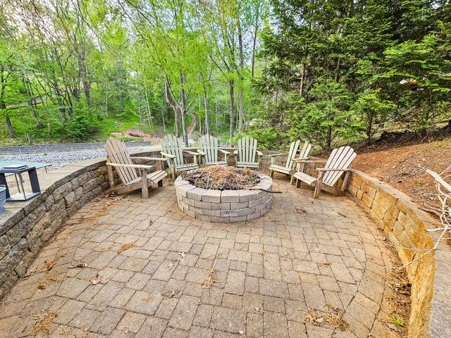 128 Holly Tree Dr, Estill Springs, TN 37330
