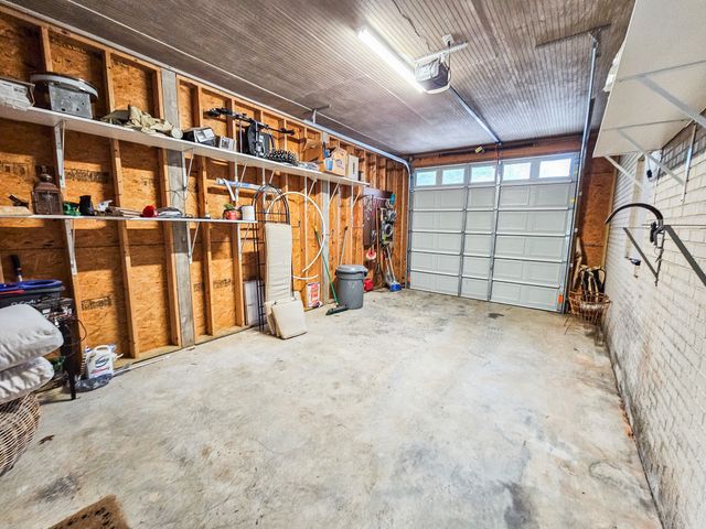 128 Holly Tree Dr, Estill Springs, TN 37330