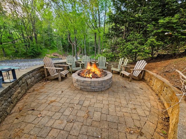 128 Holly Tree Dr, Estill Springs, TN 37330