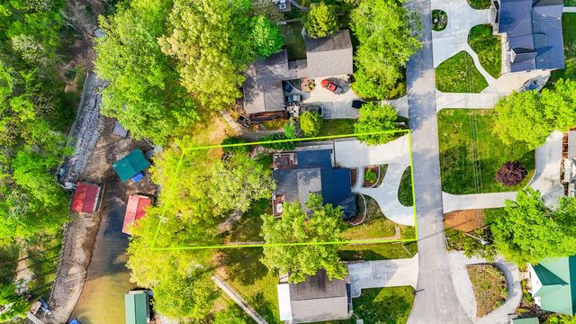 128 Holly Tree Dr, Estill Springs, TN 37330