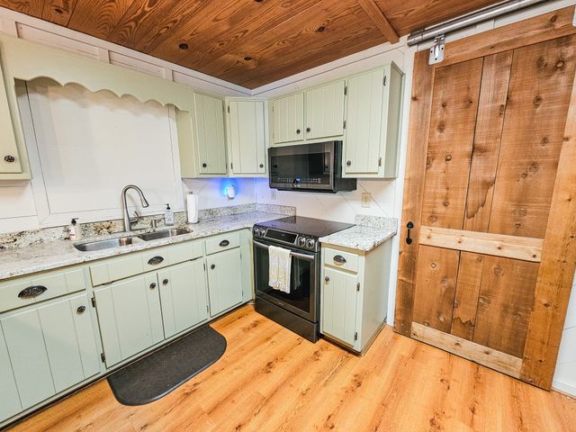 128 Holly Tree Dr, Estill Springs, TN 37330
