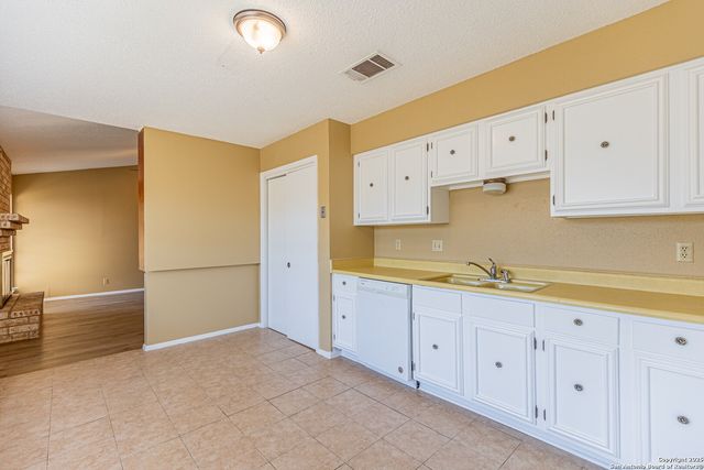 4414 Valleybrook, San Antonio, TX 78238