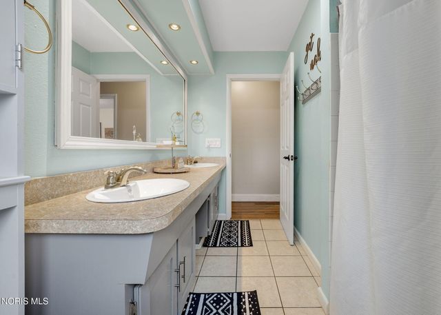 354 Shrewsbury Road, Holland, OH 43528