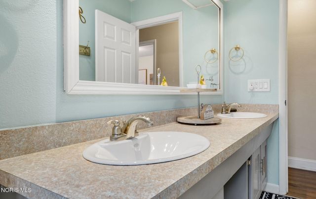 354 Shrewsbury Road, Holland, OH 43528