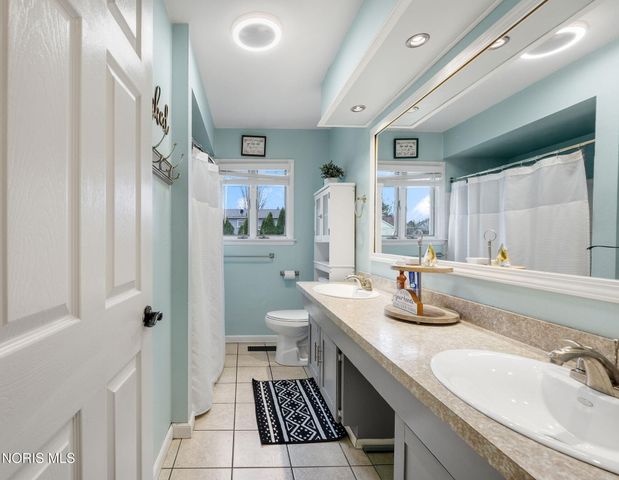 354 Shrewsbury Road, Holland, OH 43528
