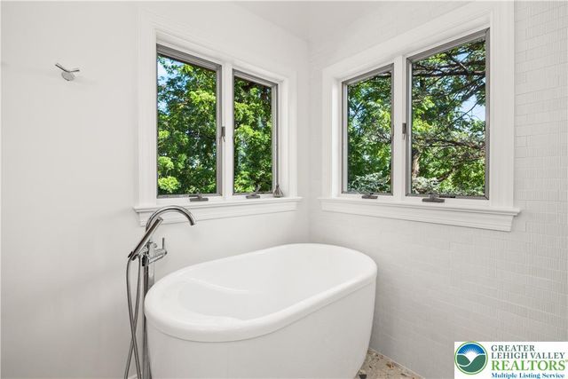 4807 Leeds Court, Upper Saucon Twp, PA 18034