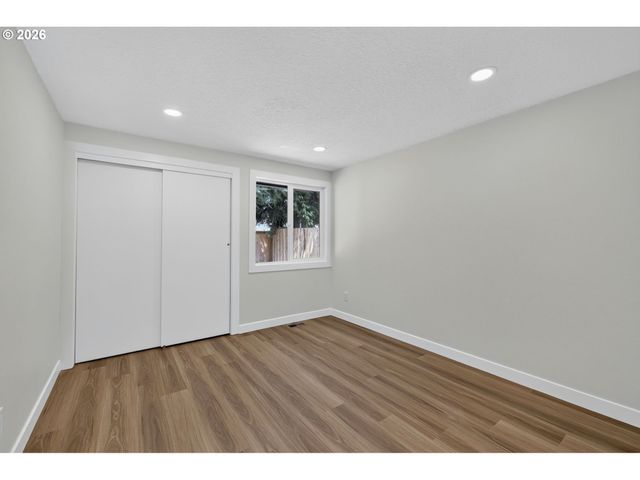 2847 Se LONNY Ct, Hillsboro, OR 97123