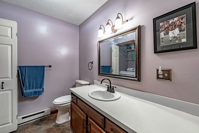 6 Carol Dr 6, Oxford, MA 01540
