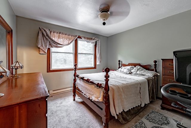 6 Carol Dr 6, Oxford, MA 01540