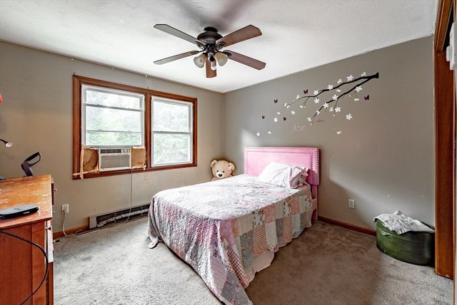 6 Carol Dr 6, Oxford, MA 01540