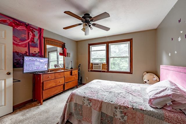 6 Carol Dr 6, Oxford, MA 01540