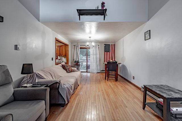 6 Carol Dr 6, Oxford, MA 01540
