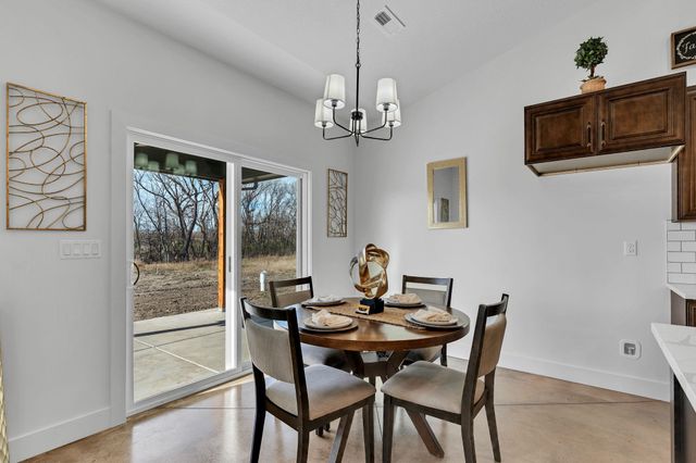 715 S Arbor Valley Way, Valley Center, KS 67147