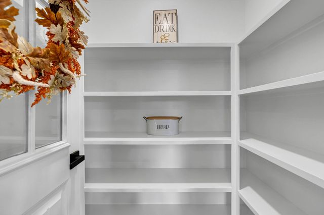 715 S Arbor Valley Way, Valley Center, KS 67147