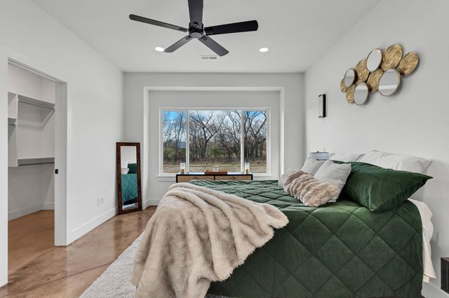 715 S Arbor Valley Way, Valley Center, KS 67147