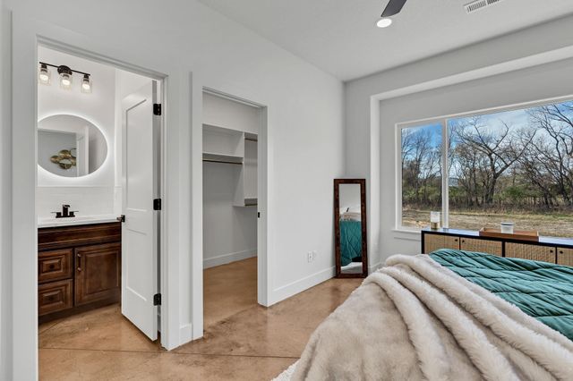 715 S Arbor Valley Way, Valley Center, KS 67147