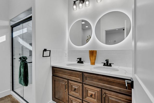 715 S Arbor Valley Way, Valley Center, KS 67147