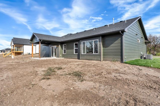 715 S Arbor Valley Way, Valley Center, KS 67147