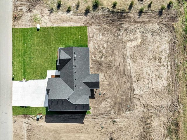 715 S Arbor Valley Way, Valley Center, KS 67147