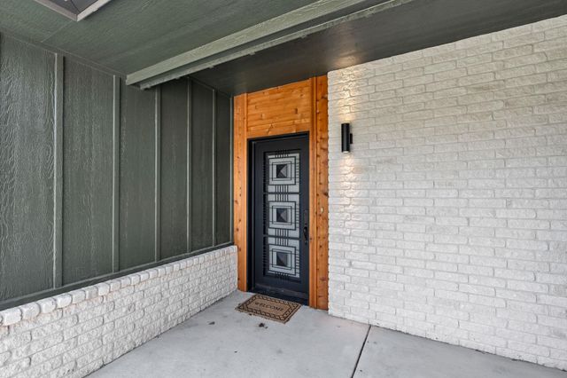 715 S Arbor Valley Way, Valley Center, KS 67147