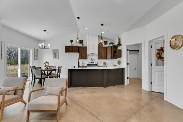 715 S Arbor Valley Way, Valley Center, KS 67147