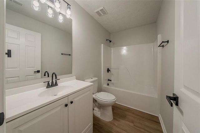 2722 Runway Lake Lane, Snellville, GA 30039