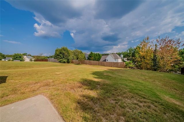 2722 Runway Lake Lane, Snellville, GA 30039
