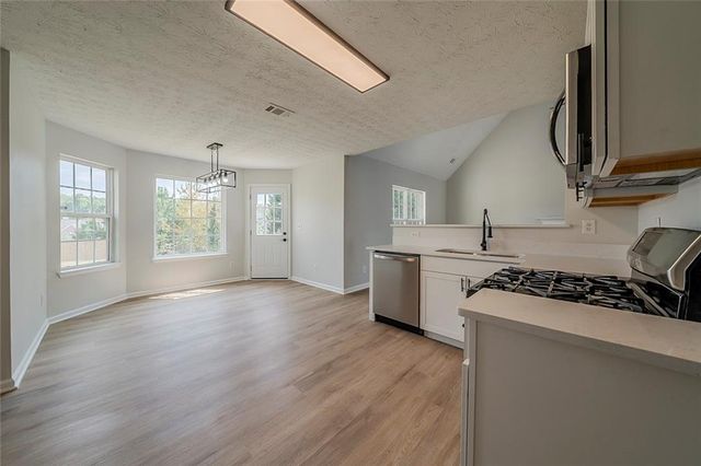 2722 Runway Lake Lane, Snellville, GA 30039