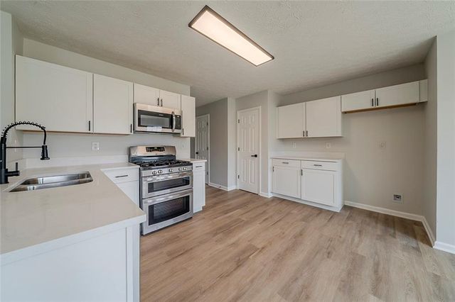 2722 Runway Lake Lane, Snellville, GA 30039
