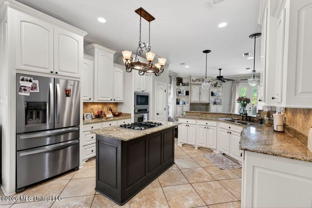 3812 Acadian Village Drive, Ocean Springs, MS 39564