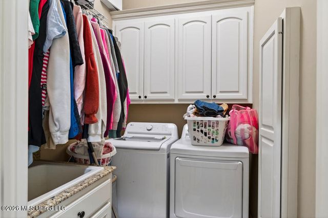 3812 Acadian Village Drive, Ocean Springs, MS 39564