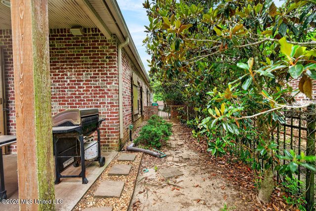 3812 Acadian Village Drive, Ocean Springs, MS 39564