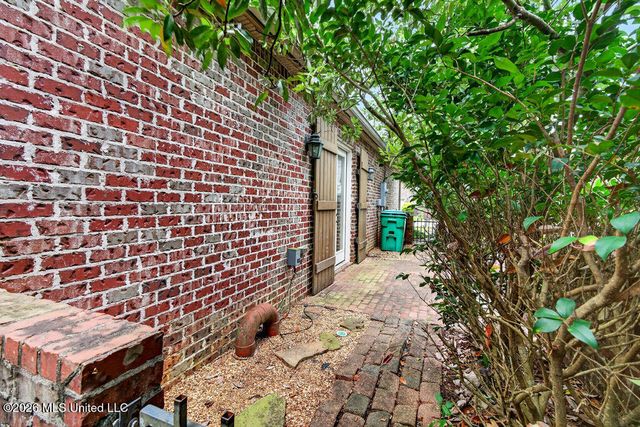 3812 Acadian Village Drive, Ocean Springs, MS 39564