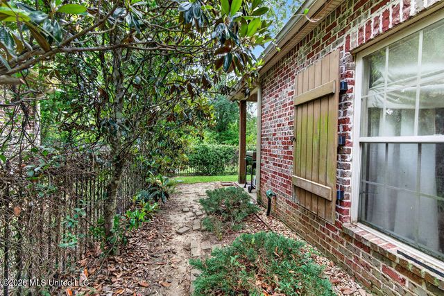 3812 Acadian Village Drive, Ocean Springs, MS 39564