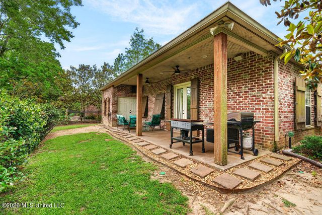 3812 Acadian Village Drive, Ocean Springs, MS 39564