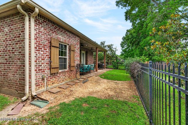 3812 Acadian Village Drive, Ocean Springs, MS 39564