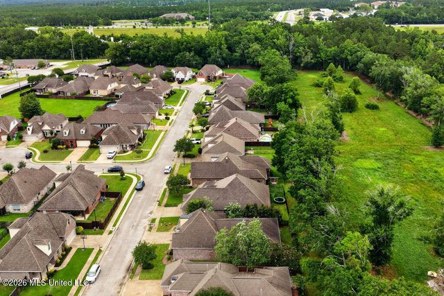 3812 Acadian Village Drive, Ocean Springs, MS 39564