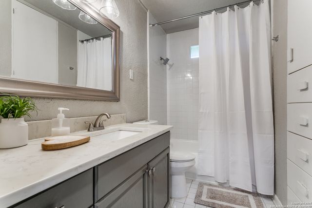 235 Saratoga Dr, San Antonio, TX 78213