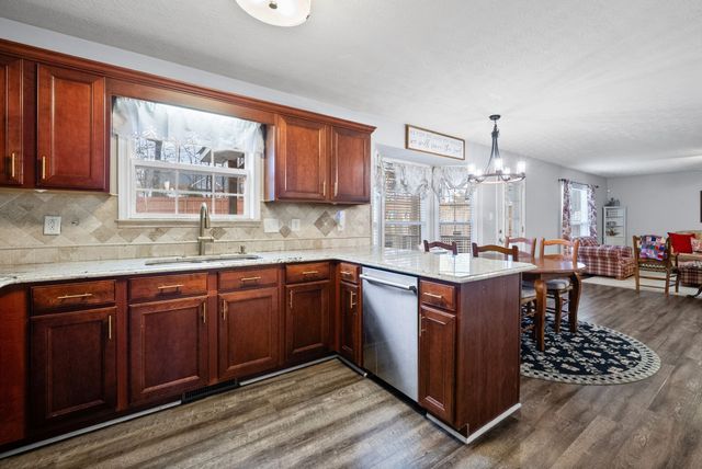 3459 Hickory Glen Dr, Clarksville, TN 37040