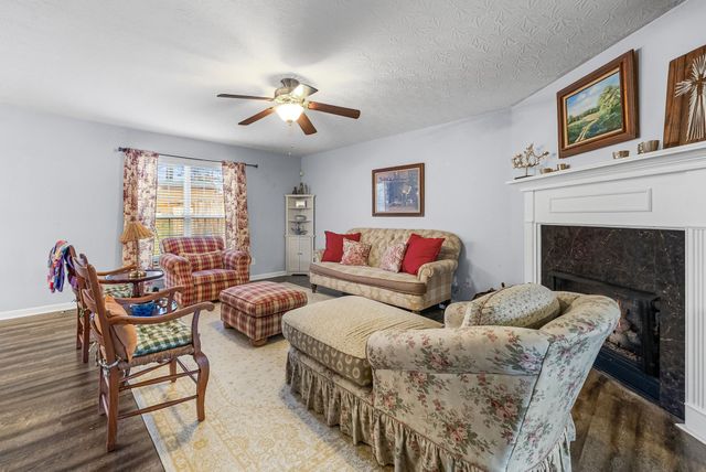 3459 Hickory Glen Dr, Clarksville, TN 37040