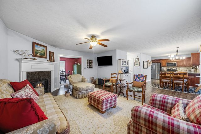 3459 Hickory Glen Dr, Clarksville, TN 37040