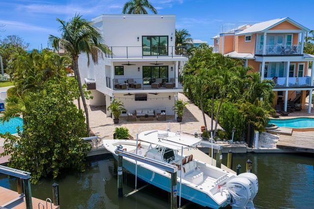 201 N HARBOR DRIVE, Holmes Beach, FL 34217