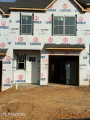 1712 Bennett Village Drive, Maryville, TN 37804